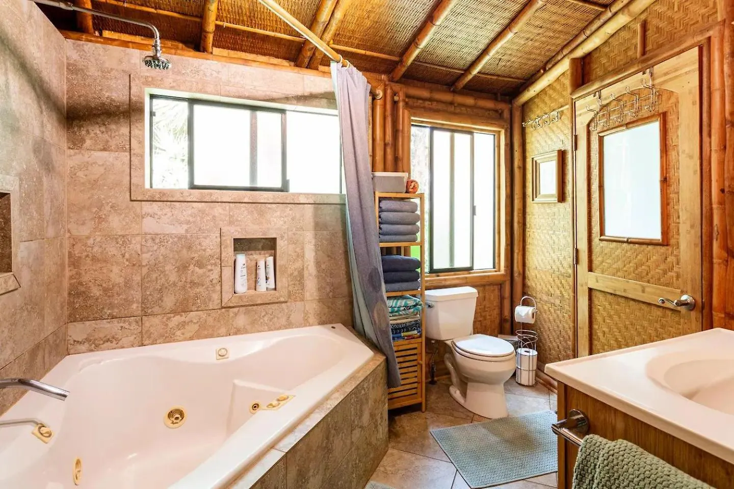 Hawaiian Dream Temple Apartment Kaupakulua